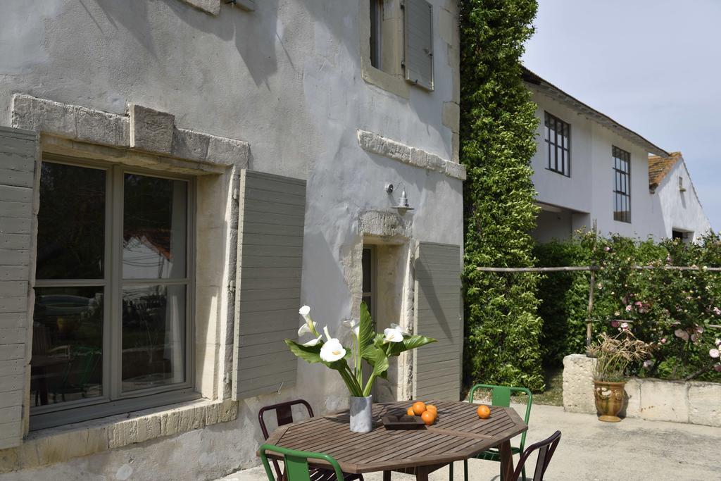 アルバロン Mas De Bouvet En Camargue Bed & Breakfast エクステリア 写真